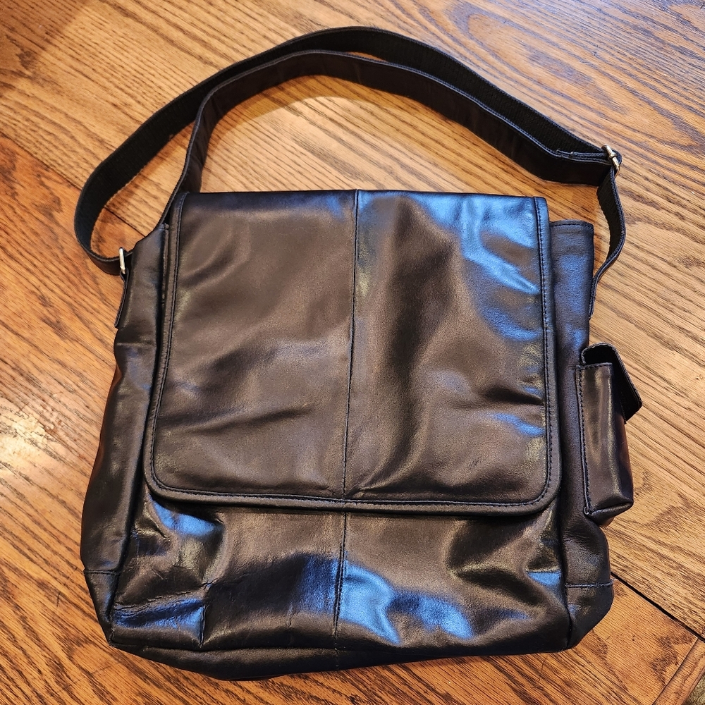 WILSON LEATHER BLACK VINTAGE TOTE
